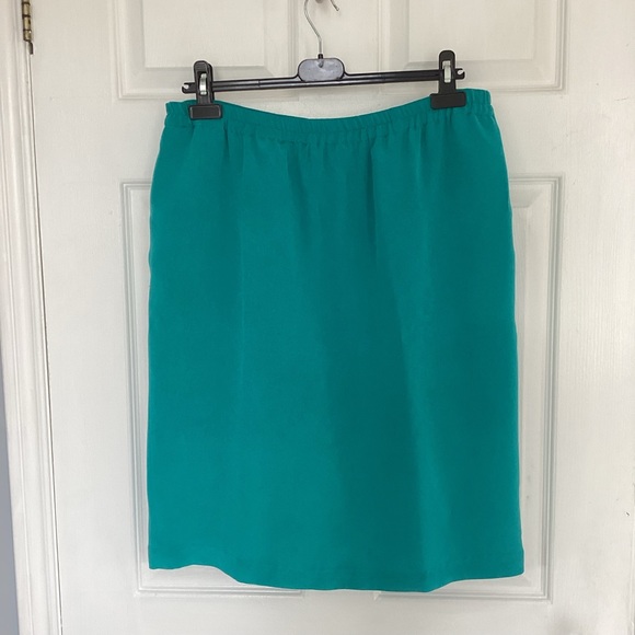 ADRIANA PAPPELL 100% silk 2 piece skirt set - Picture 7 of 12